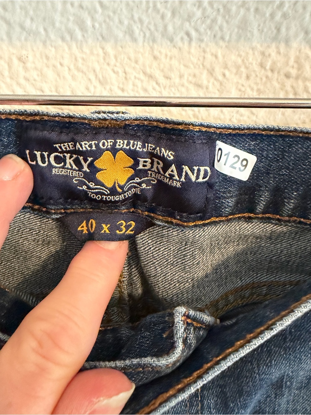 Lucky Brand Men’s Dark Blue Relaxed Fit Jeans - Picture 4 of 6